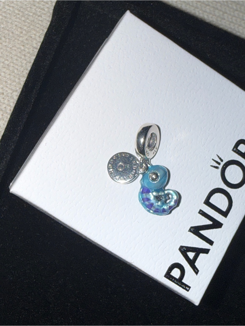 Colour-changing Chameleon Dangle Charm